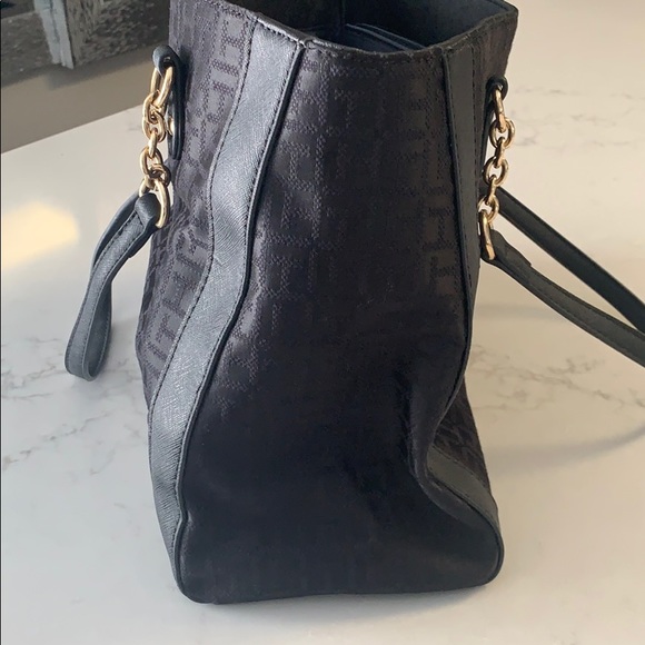 Tommy hilfigrer Tote with gold hardware - Picture 3 of 9
